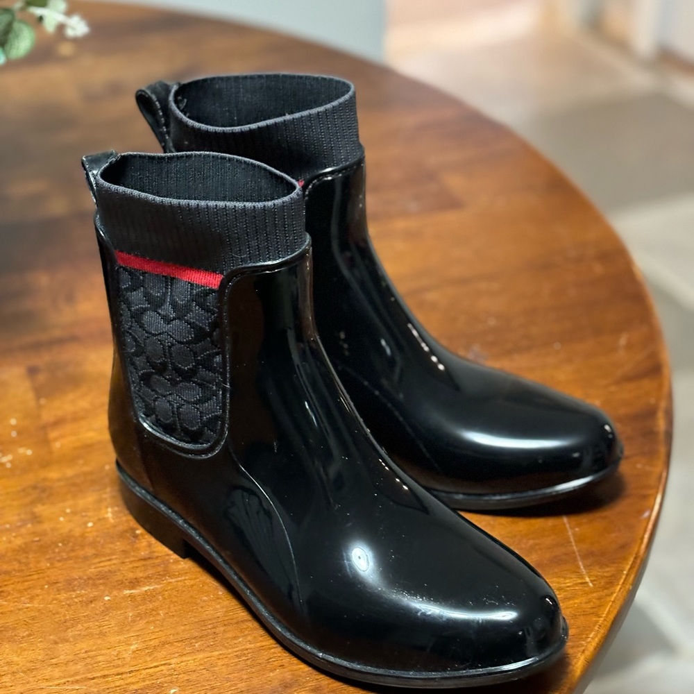 Coach boots